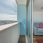 Apartament Guestready - Blazing Retreat In